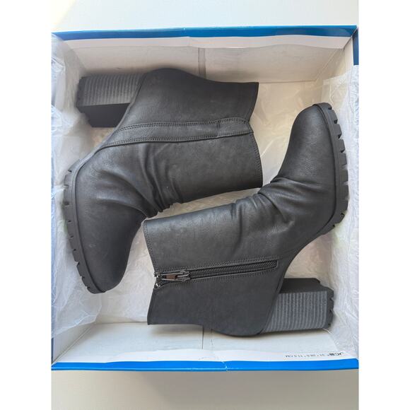 Easy Street Black Carrow Ankle Boot Block Heel Sz 9 Great Tread | NIB - Picture 1 of 9